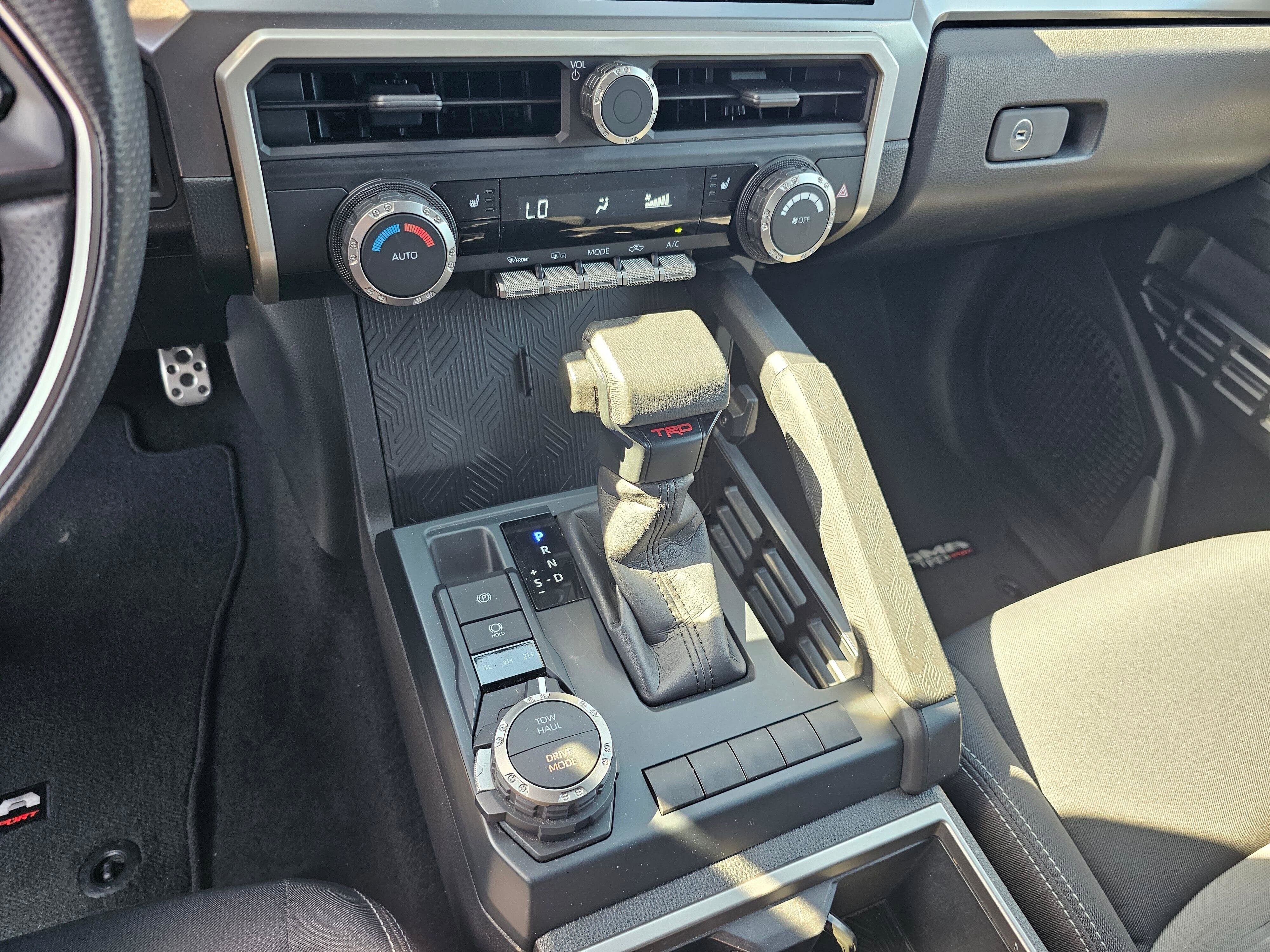 Used 2024 Toyota Tacoma TRD Sport AWD/4WD image 31