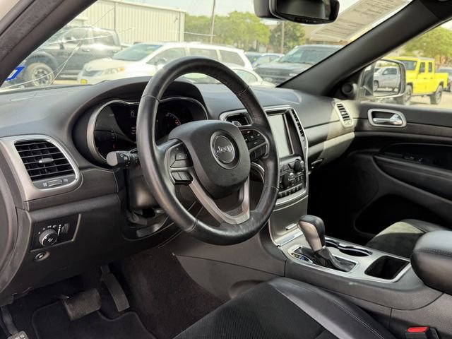 Used 2017 Jeep Grand Cherokee Altitude image 12