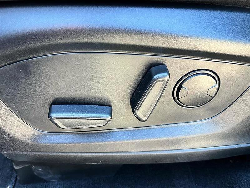Used 2021 Ford Explorer XLT w/ Equipment Group 202A RWD image 15