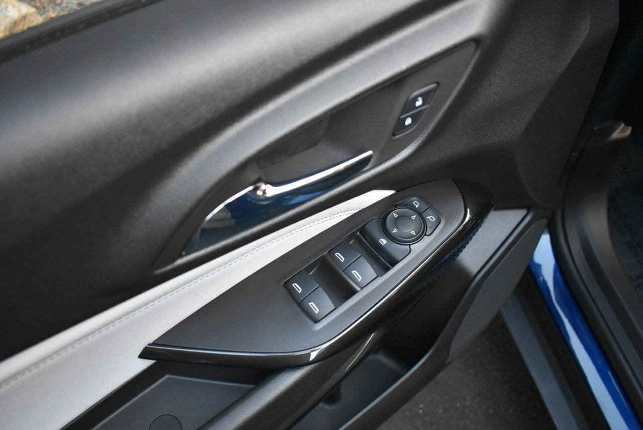 Used 2024 Chevrolet Trax LT w/ Sunroof Package FWD image 55