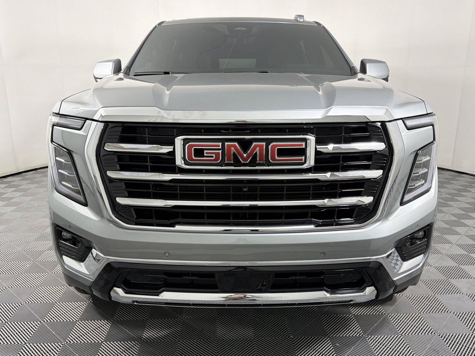 Used 2026 GMC Yukon XL Elevation w/ Elevation Premium Package RWD image 2