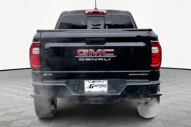 Used 2023 GMC Canyon Denali image 6