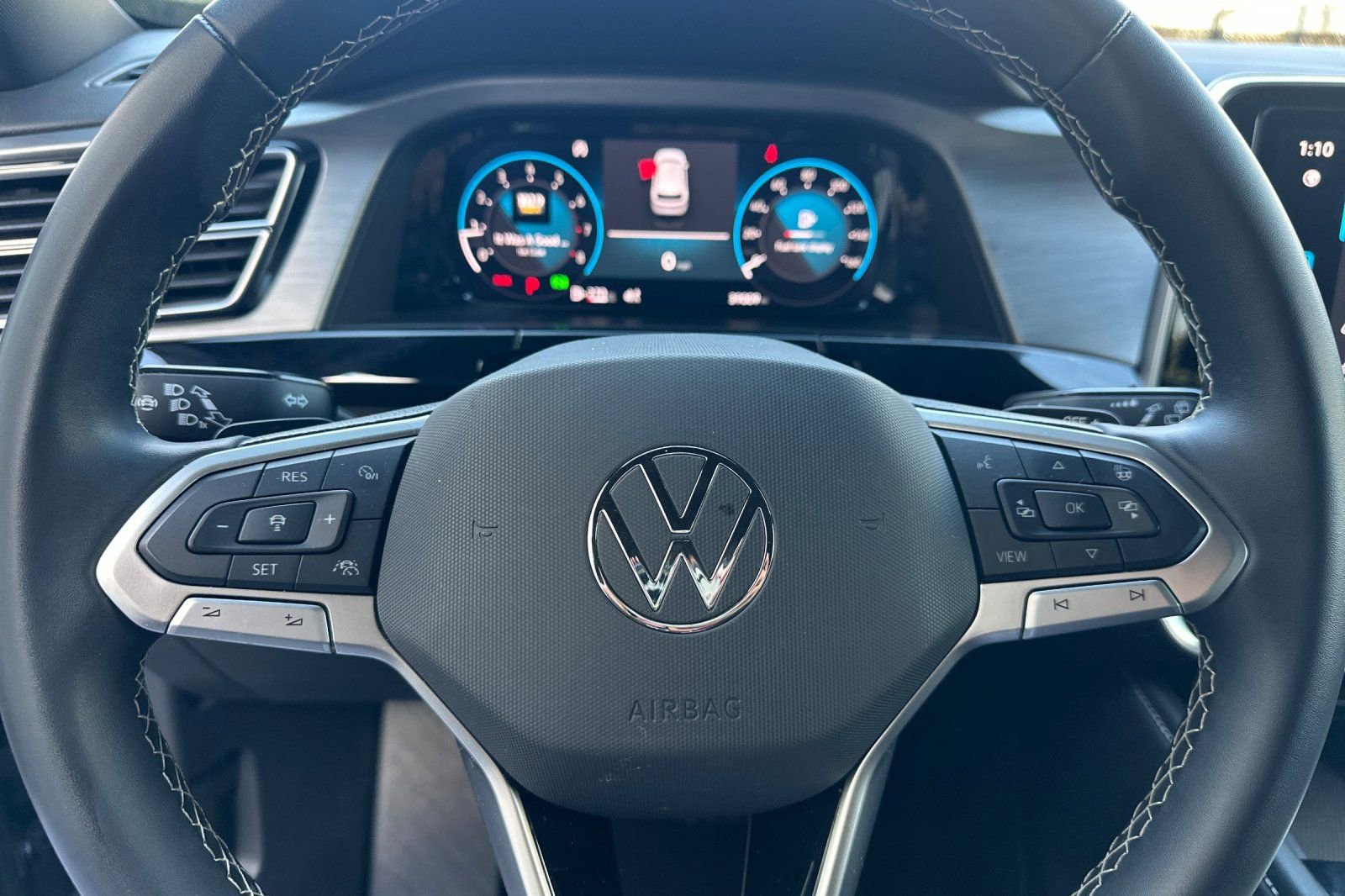 Used 2024 Volkswagen Atlas Cross Sport SE image 35