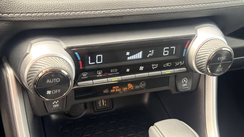 Used 2025 Toyota RAV4 XLE FWD image 16