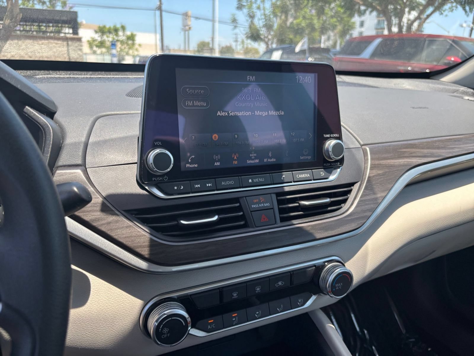 Used 2025 Nissan Altima 2.5 SV FWD image 20