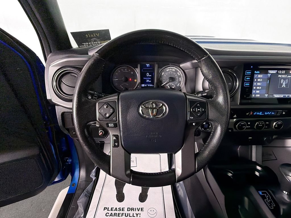 Used 2016 Toyota Tacoma SR5 AWD/4WD image 11