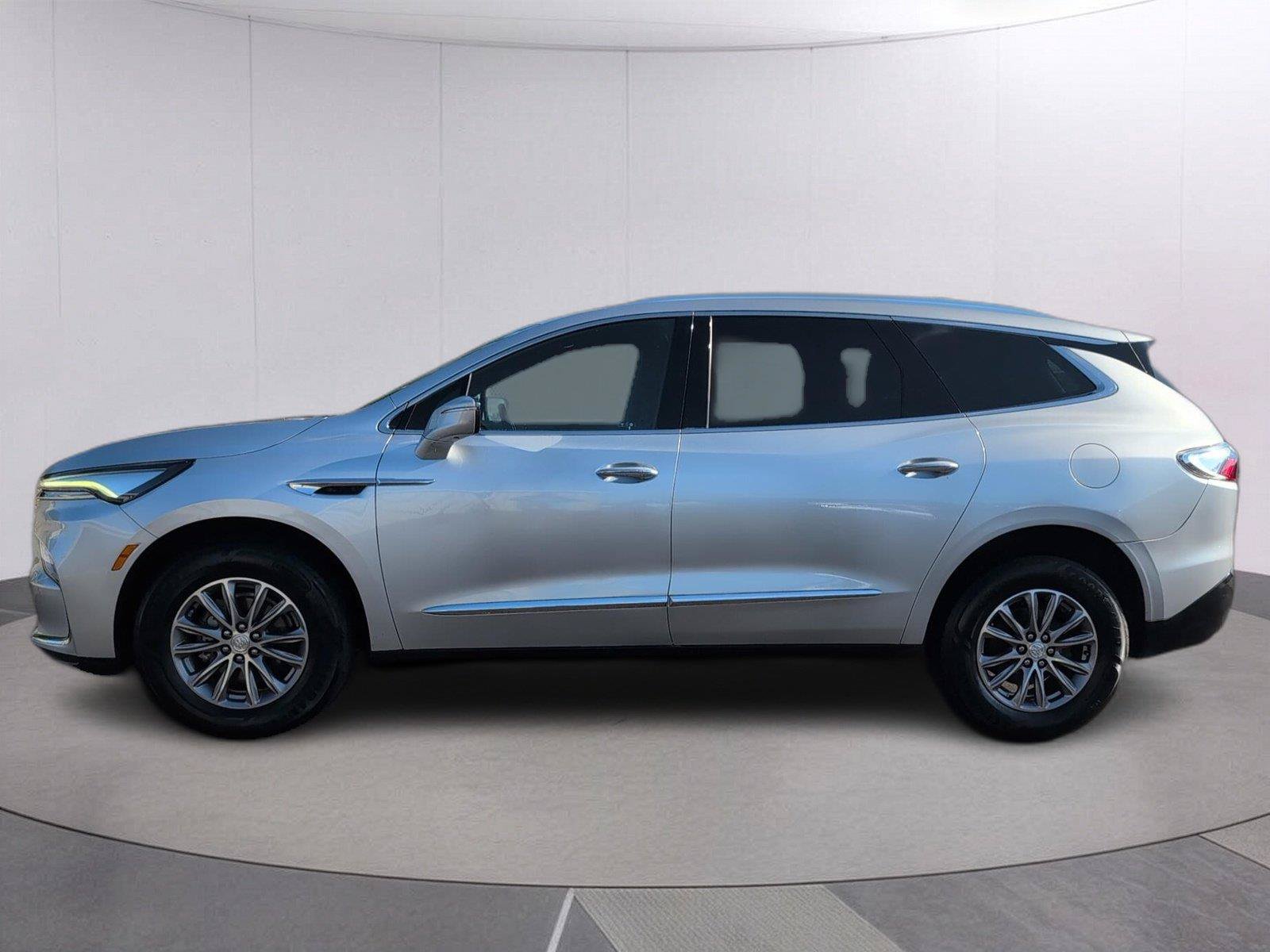 Used 2022 Buick Enclave Premium AWD/4WD image 2