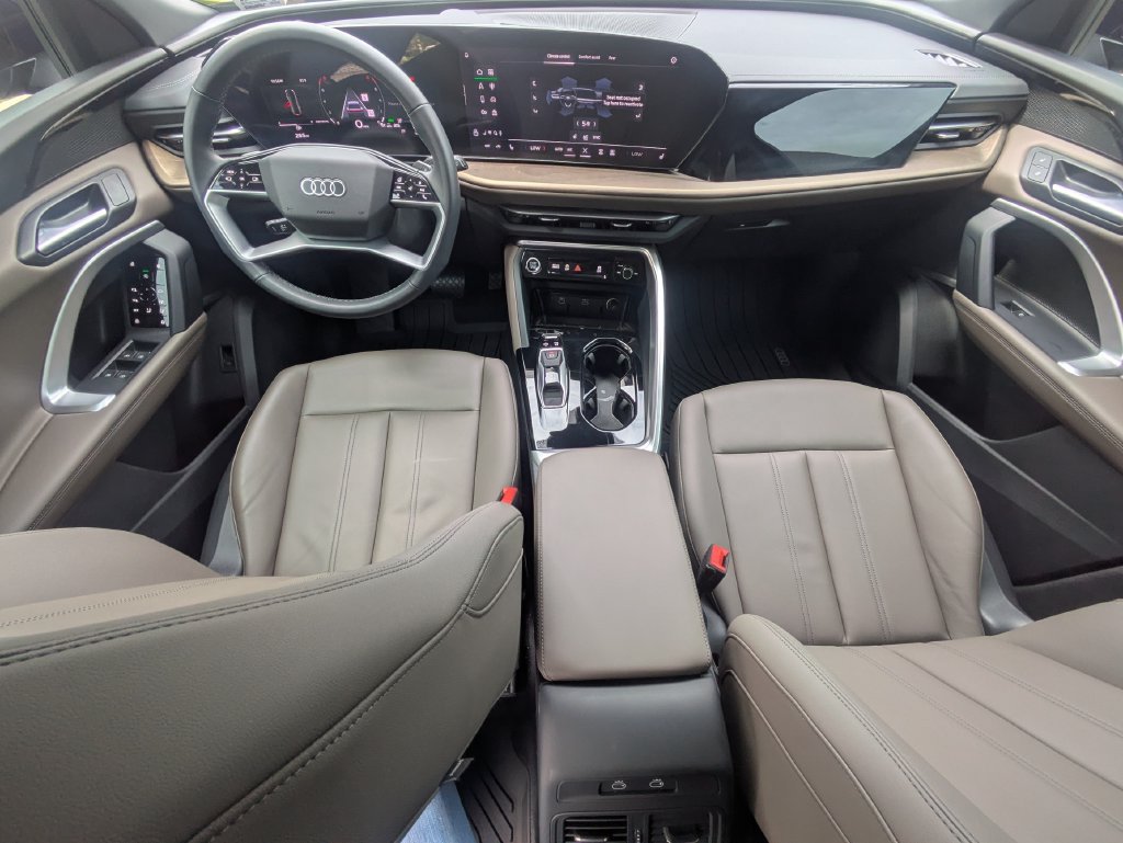 Used 2025 Audi Q5 Premium w/ Convenience Package AWD/4WD image 20