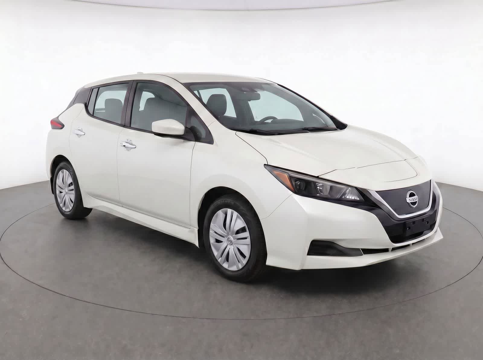 Used 2024 Nissan Leaf S FWD image 2