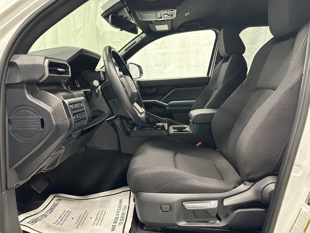 Used 2025 Toyota 4Runner SR5 AWD/4WD image 14