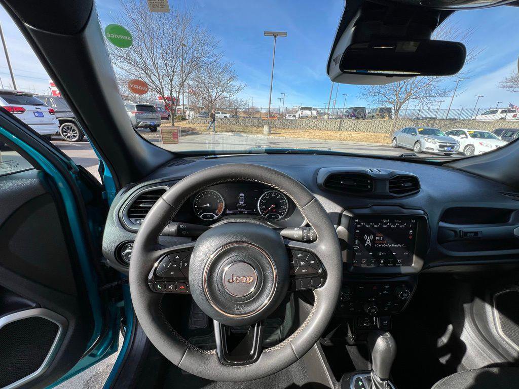 Used 2021 Jeep Renegade Latitude image 39
