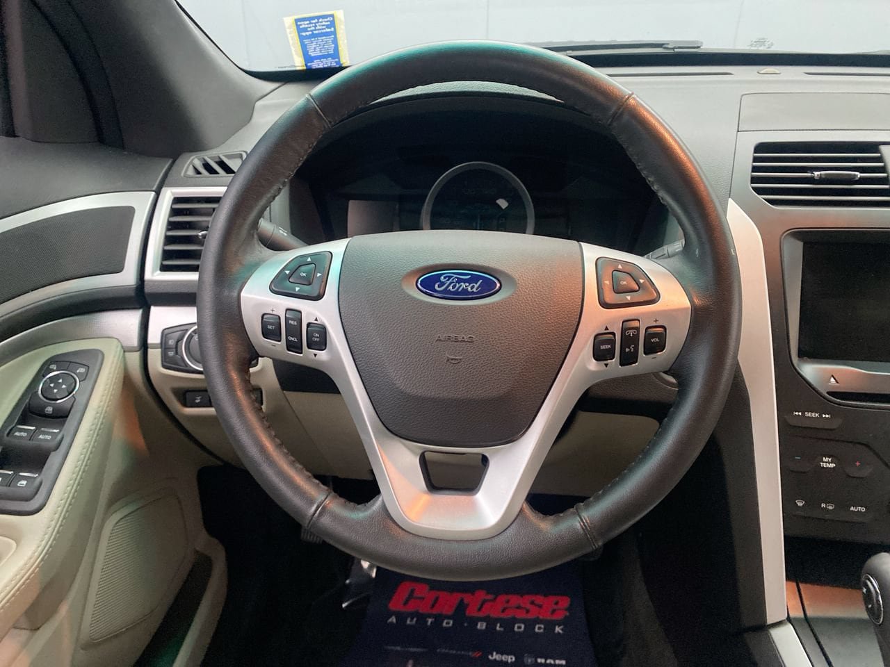 Used 2015 Ford Explorer XLT w/ Equipment Group 202A FWD image 16