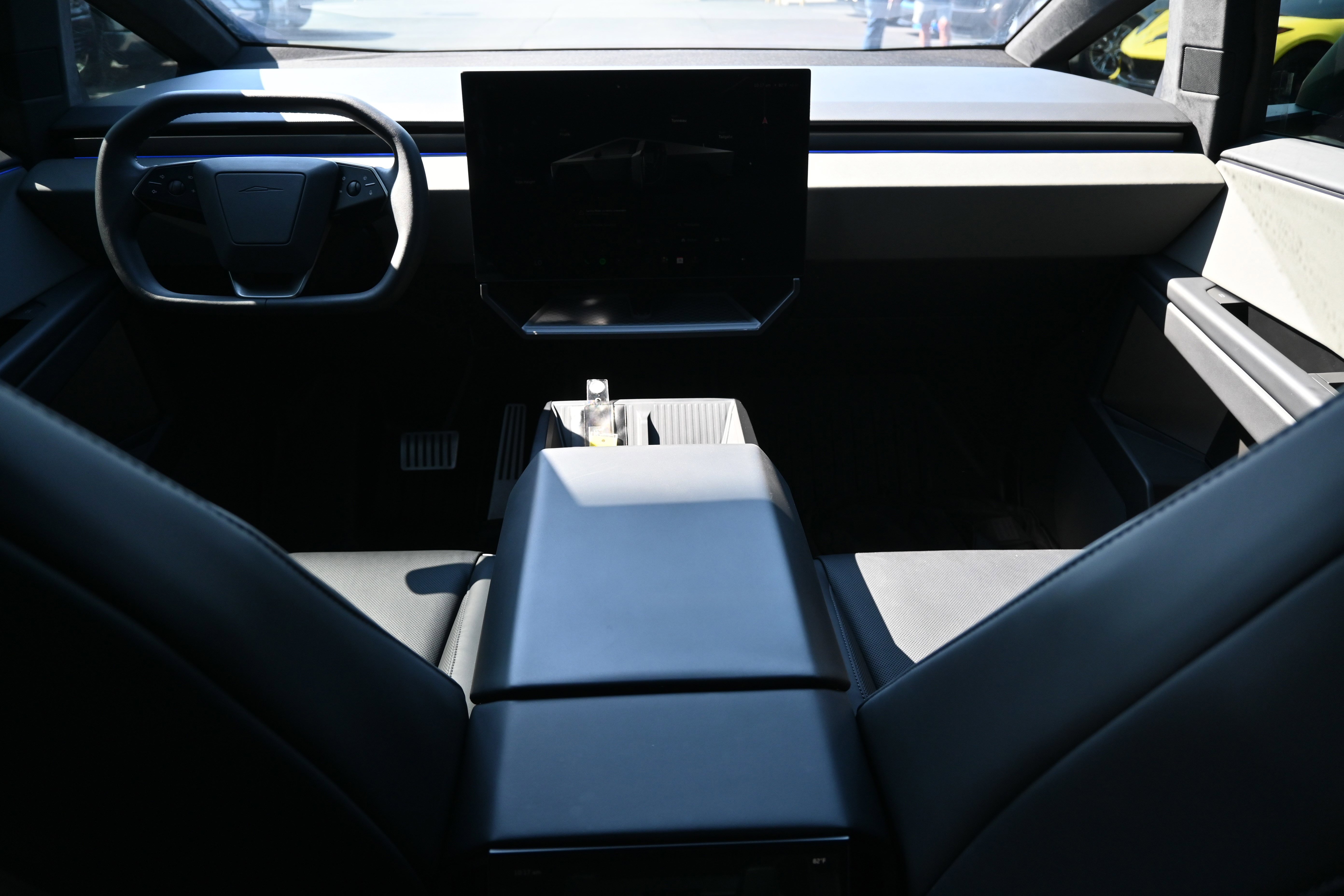 Used 2024 Tesla Cybertruck AWD Crew Cab image 3