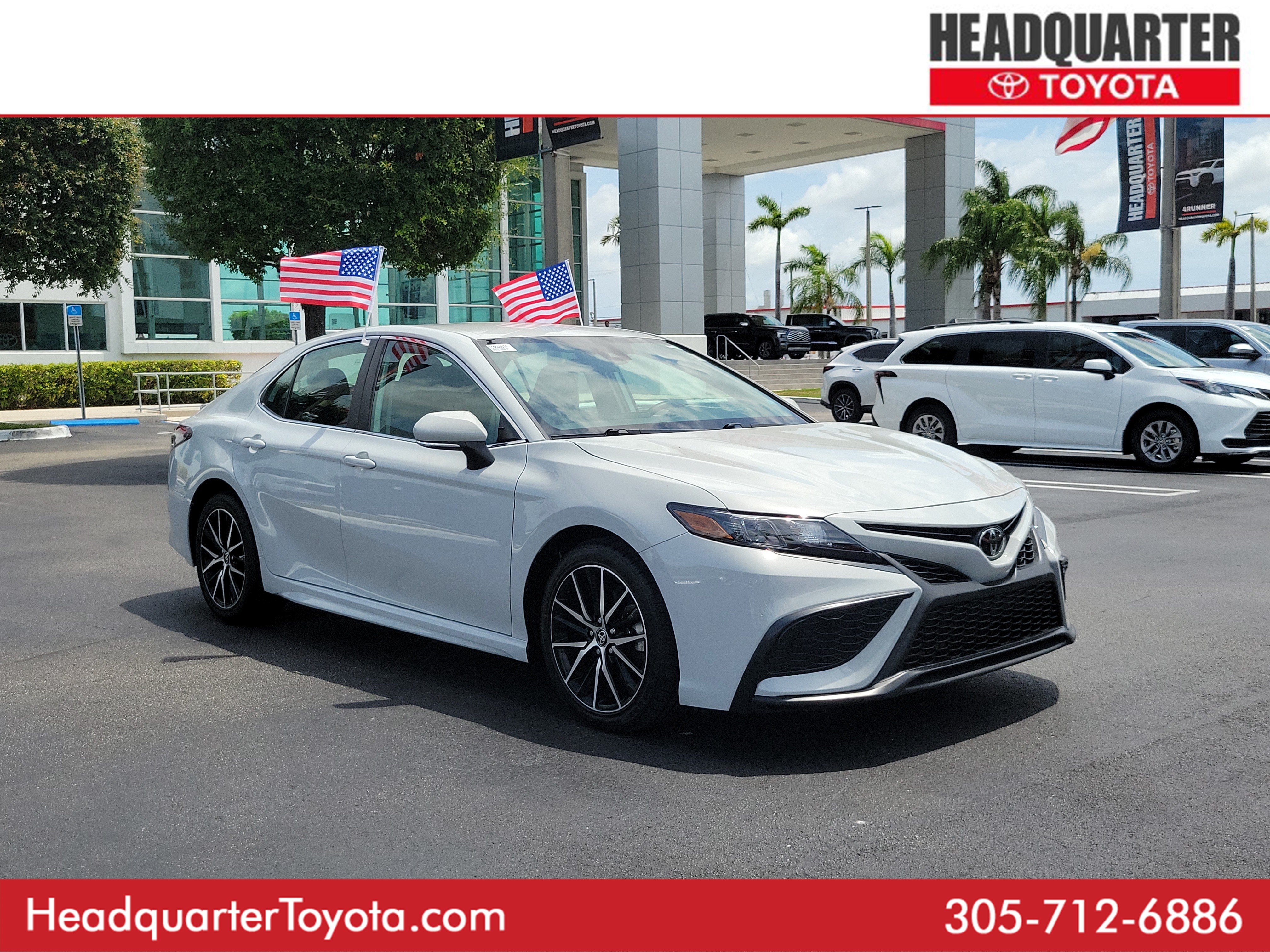 Used 2023 Toyota Camry SE FWD image 1