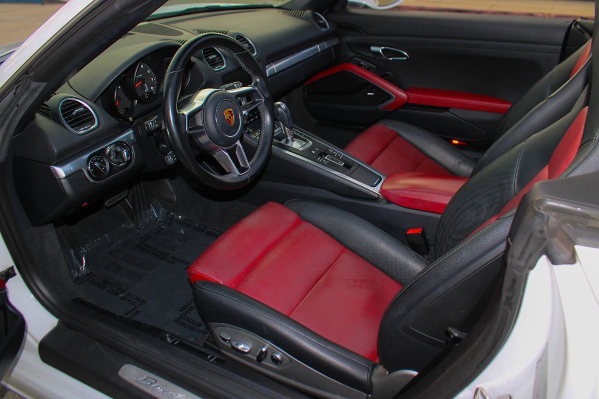 Used 2019 Porsche 718 Boxster RWD image 14