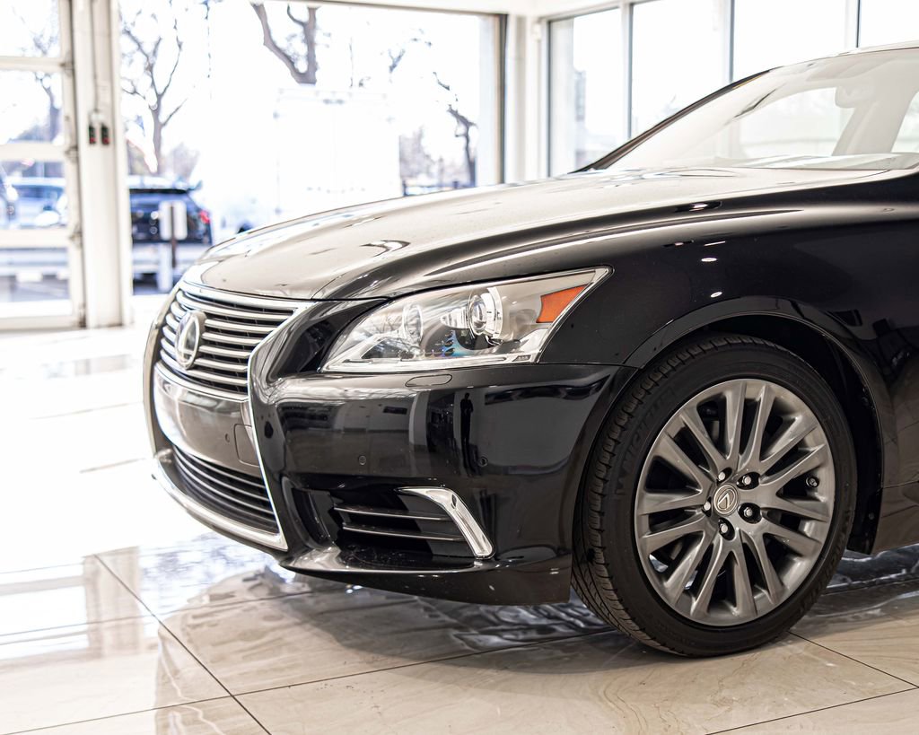 Used 2017 Lexus LS 460 w/ Comfort Package image 5