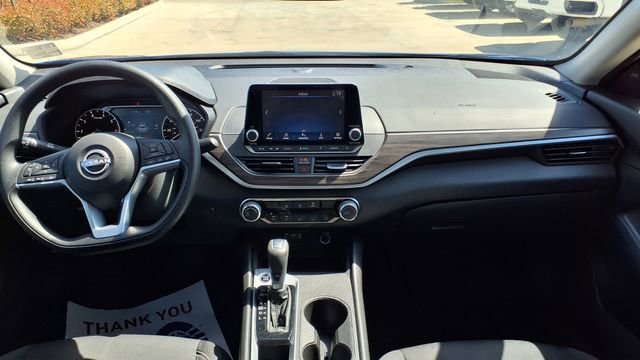 Used 2025 Nissan Altima 2.5 SV image 18