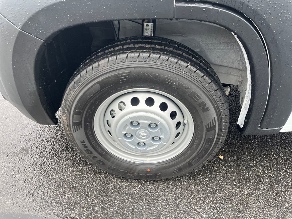 Used 2025 RAM ProMaster 2500 w/ Convenience Group image 25