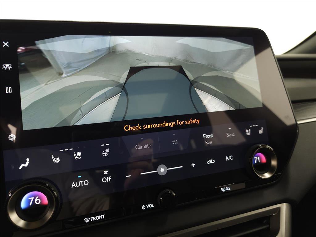 Used 2024 Lexus RX 350 w/ Luxury Package image 33