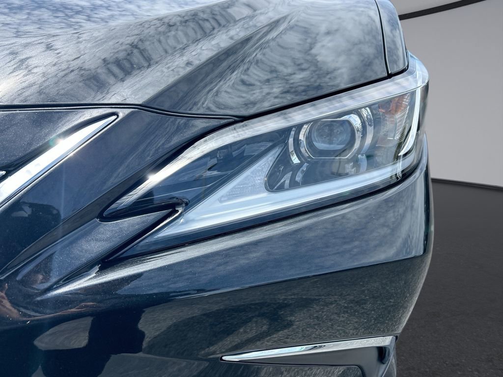 Used 2023 Lexus ES 350 w/ Accessory Package (Z2) FWD image 29