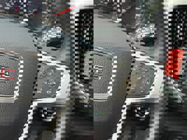 Used 2020 GMC Terrain SLE image 32