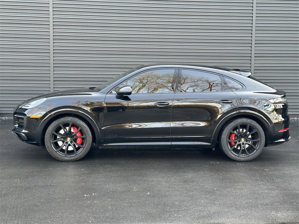 Used 2022 Porsche Cayenne GTS image 2