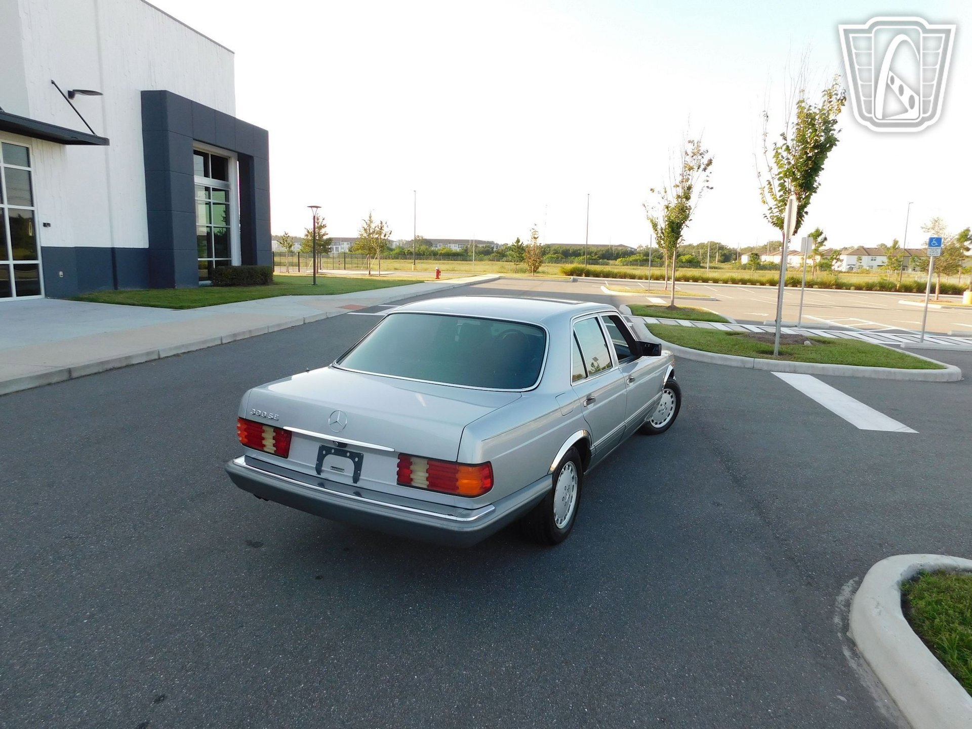 Used 1990 Mercedes-Benz 300 SE image 13