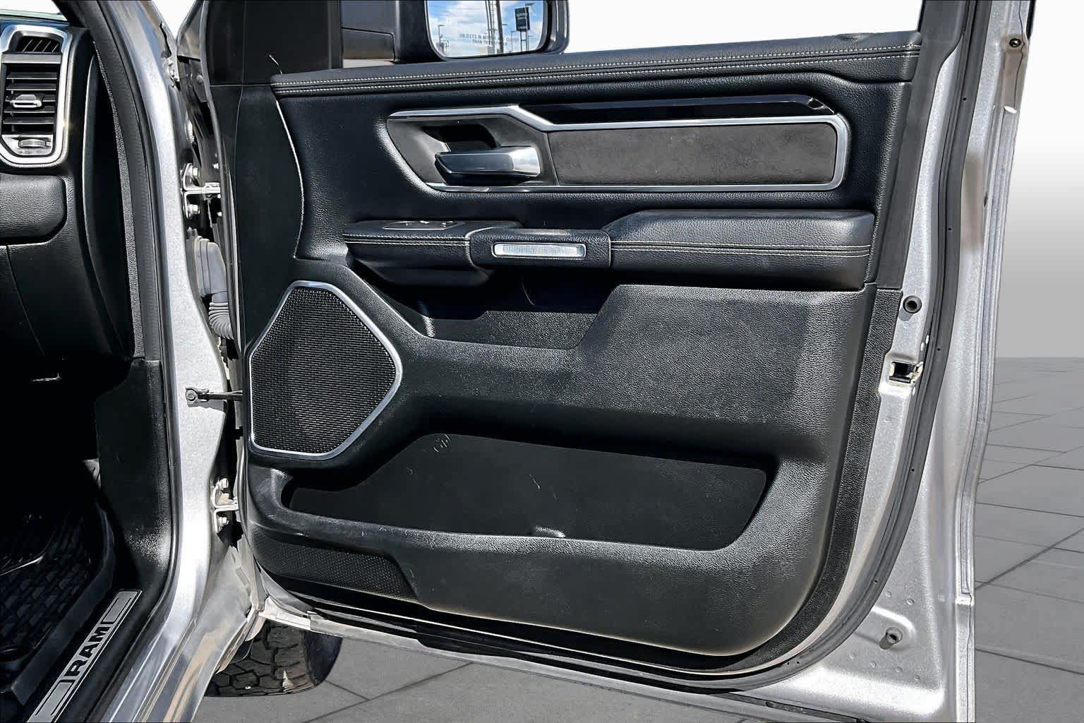 Used 2020 RAM 1500 Laramie w/ Sport Appearance Package AWD/4WD image 23