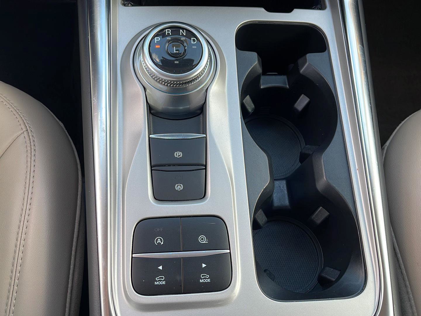 Used 2024 Ford Explorer XLT w/ Equipment Group 202A image 13