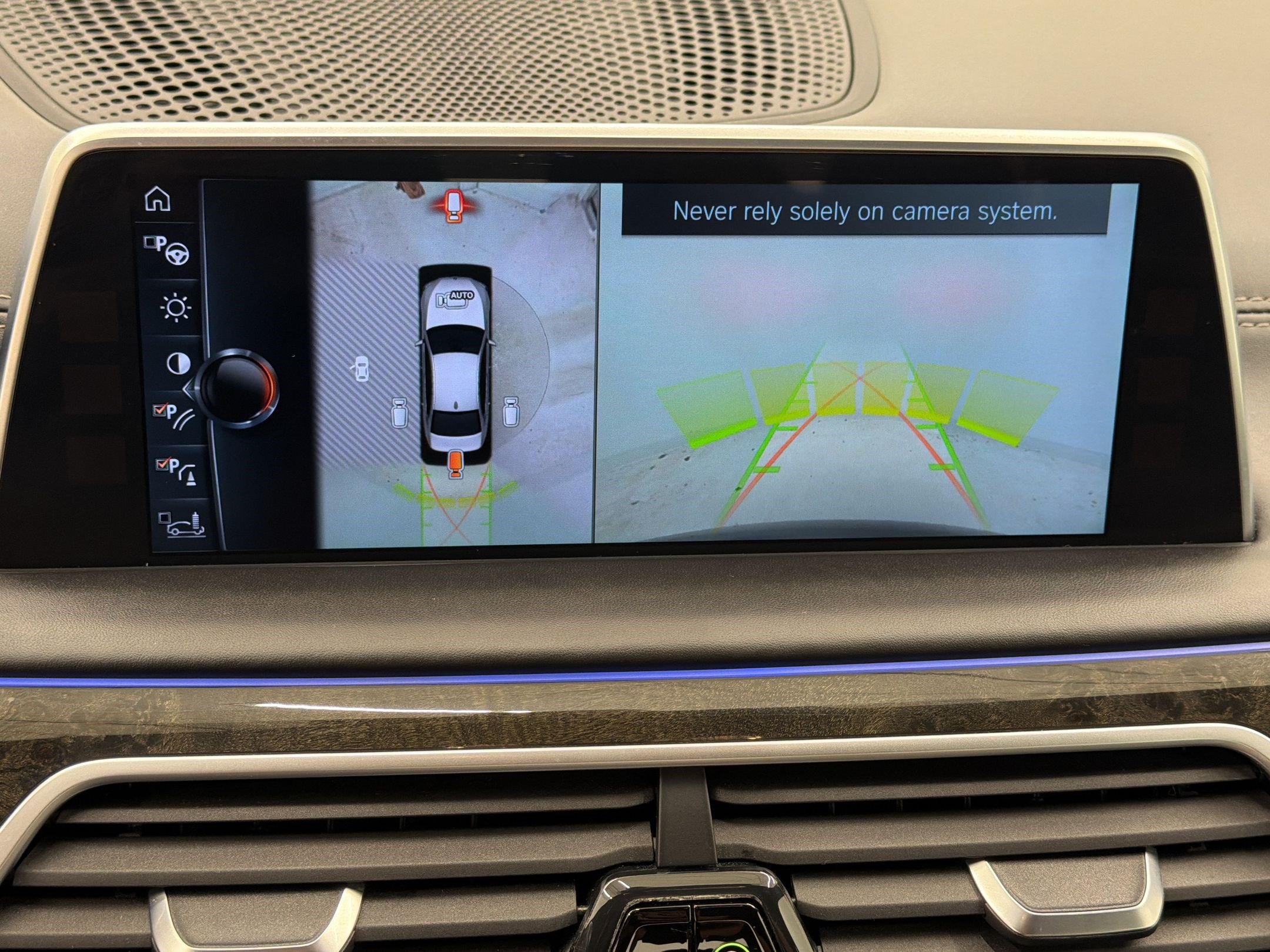 Used 2016 BMW 750i xDrive AWD/4WD image 25