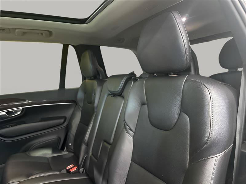 Used 2018 Volvo XC90 T6 Momentum w/ Convenience Package AWD/4WD image 18