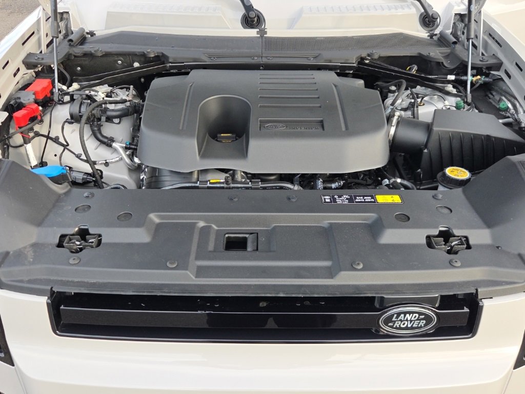 New 2026 Land Rover Defender 110 X-Dynamic SE image 29