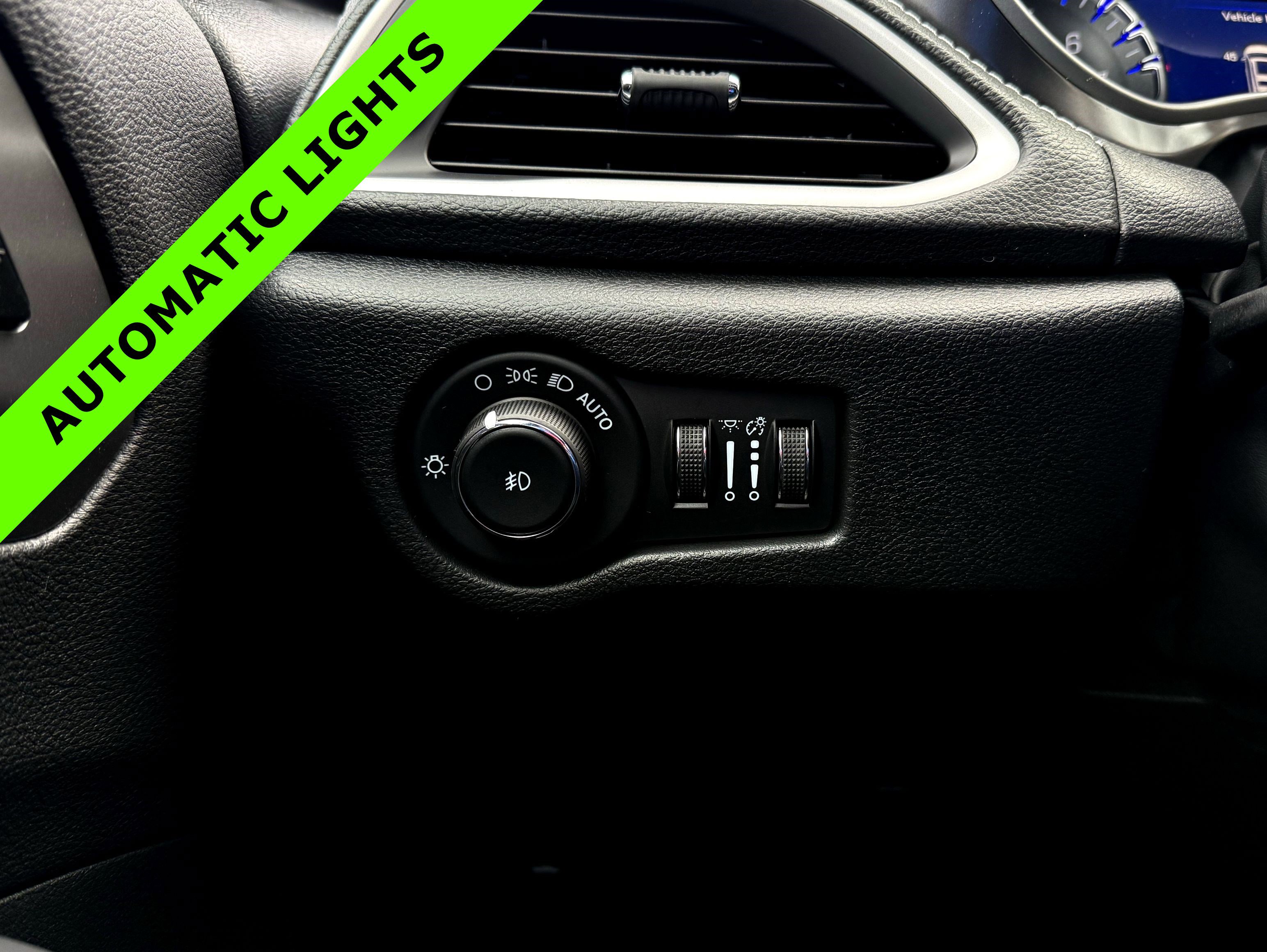 New 2026 Chrysler Pacifica Limited image 18