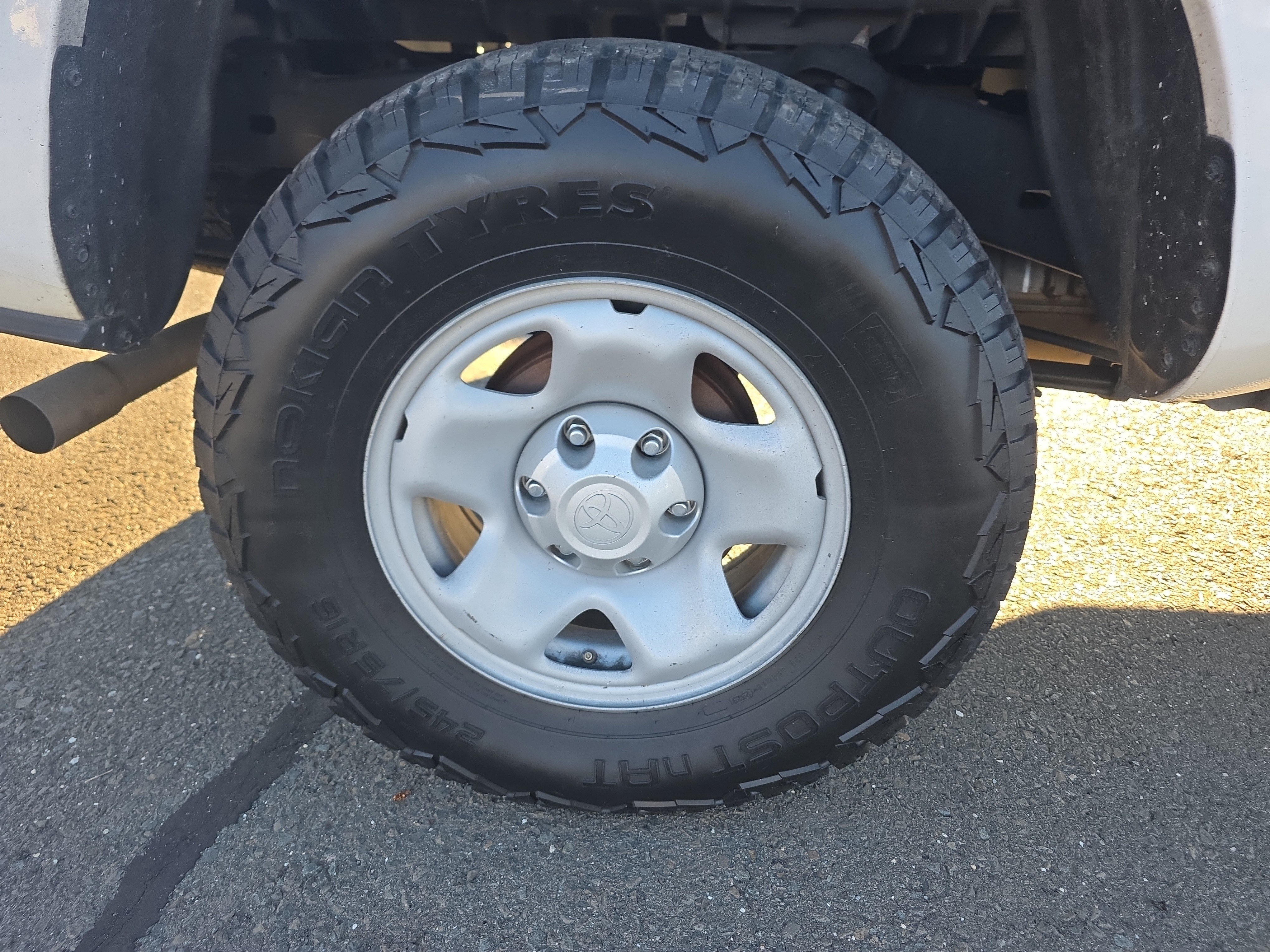 Used 2023 Toyota Tacoma 2WD Access Cab image 11