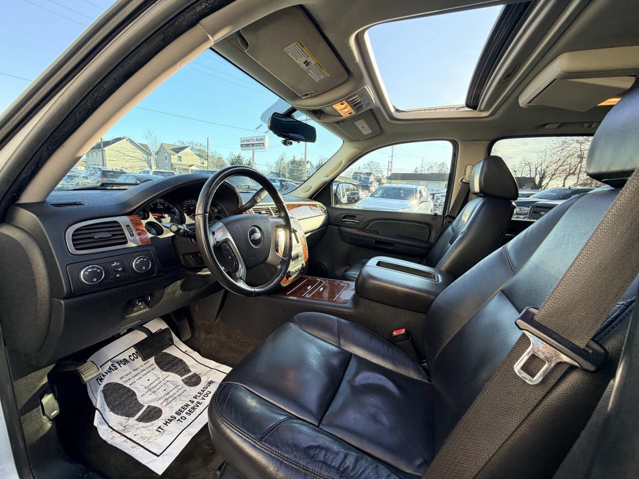 Used 2009 Chevrolet Suburban LTZ image 32