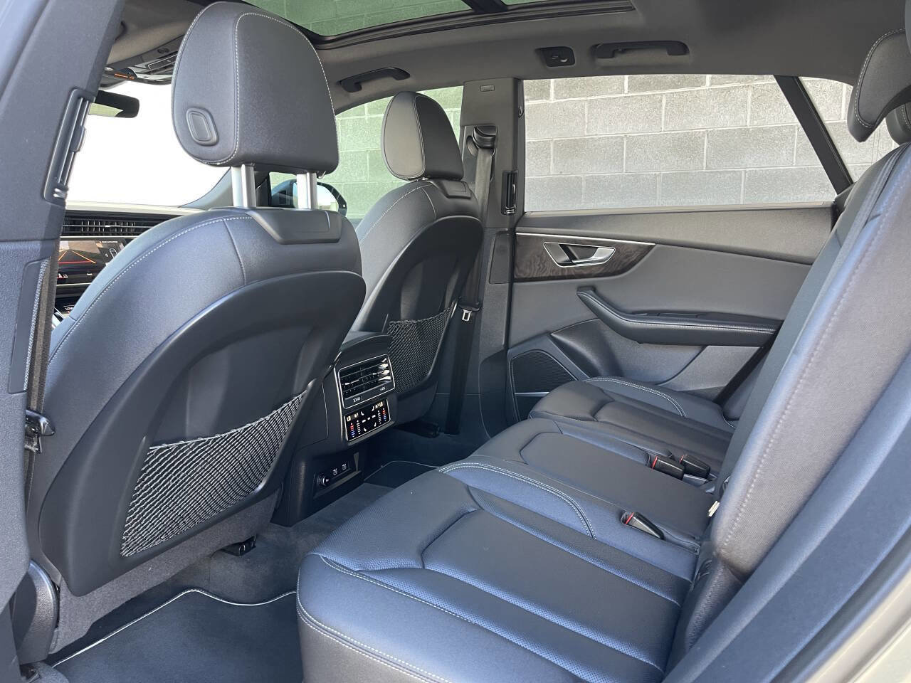 Used 2021 Audi Q8 Prestige image 27