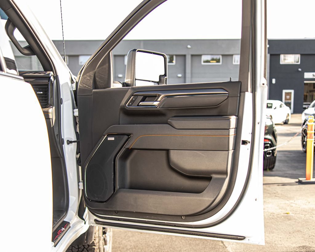 Used 2025 GMC Sierra 2500 AT4 w/ AT4 Premium Plus Package AWD/4WD image 36