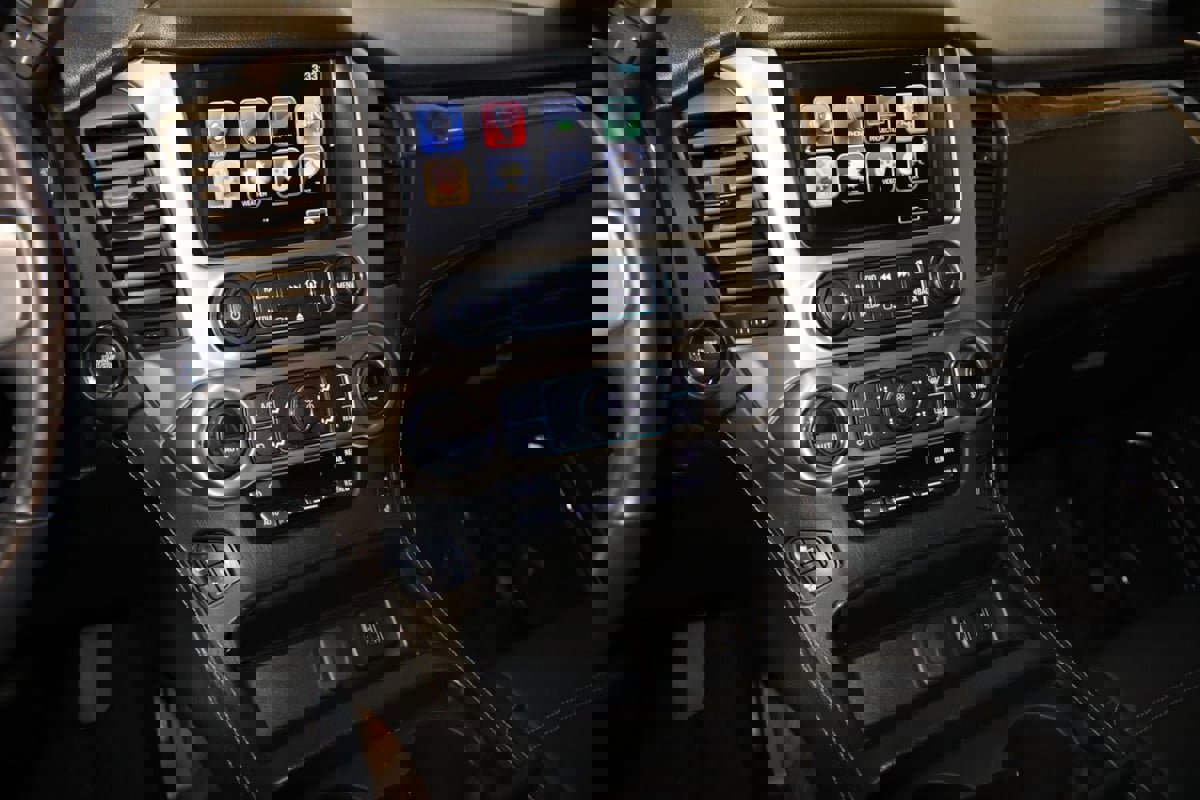 Used 2017 GMC Yukon Denali w/ Open Road Package image 52