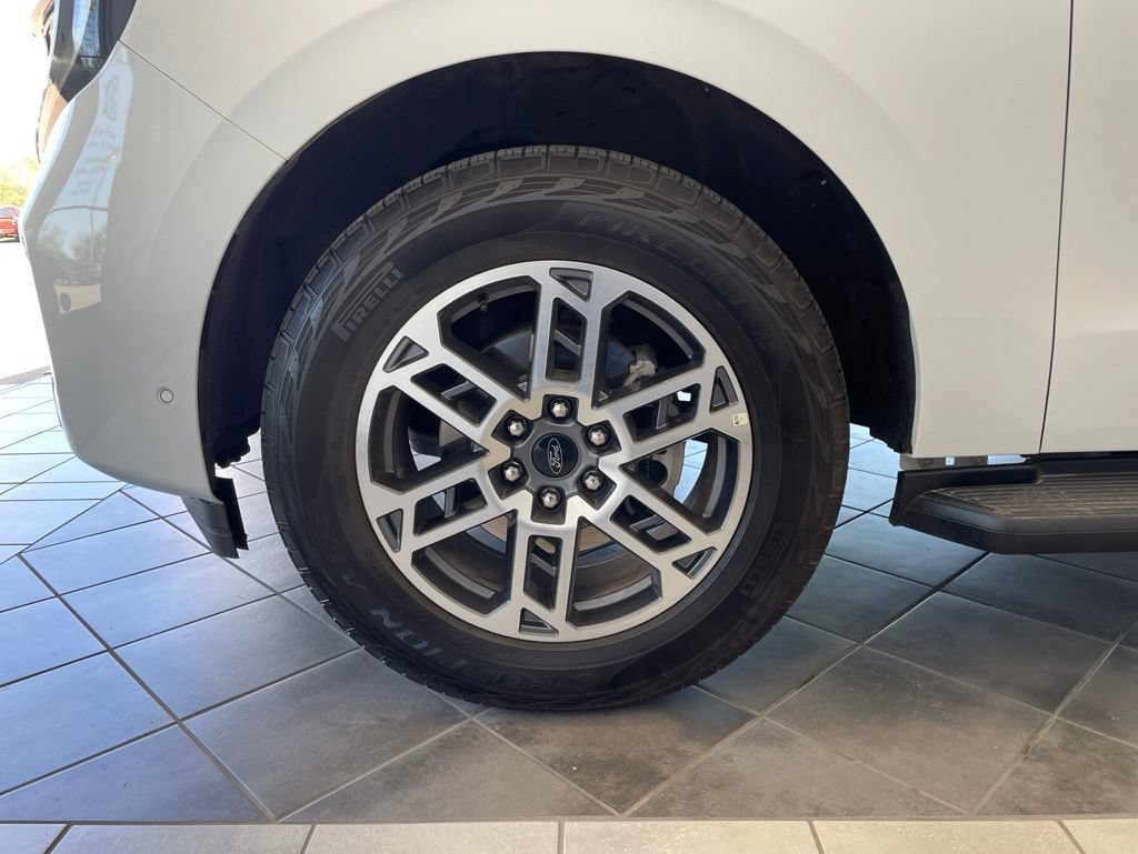 Used 2025 Ford Expedition Active AWD/4WD image 22