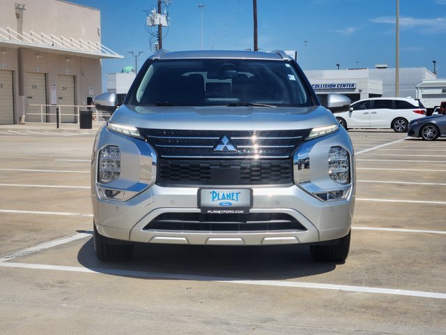 Used 2023 Mitsubishi Outlander SEL FWD image 2