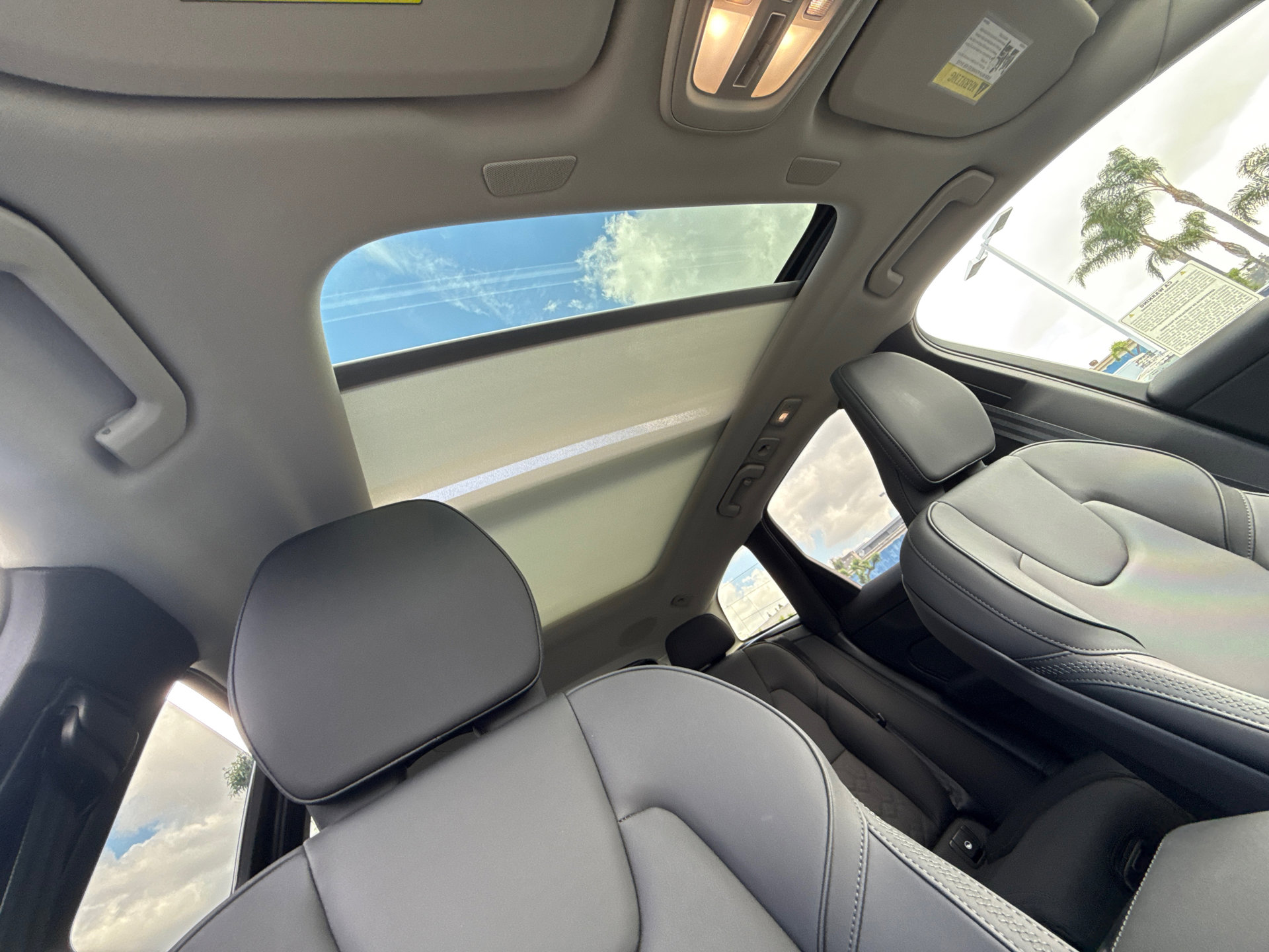 Used 2026 Volvo XC60 B5 Plus w/ Climate Package PRO AWD/4WD image 16