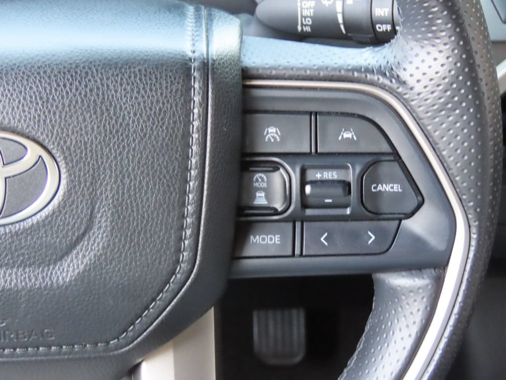 Used 2025 Toyota 4Runner SR5 AWD/4WD image 43