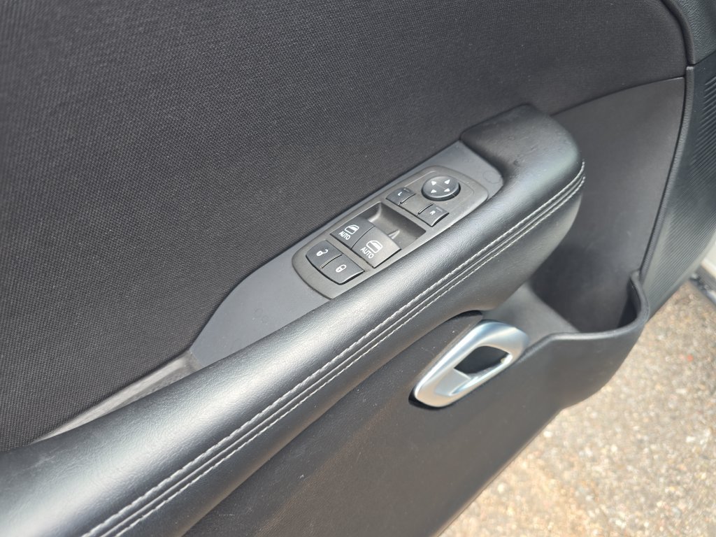 Used 2022 Dodge Challenger R/T RWD image 12