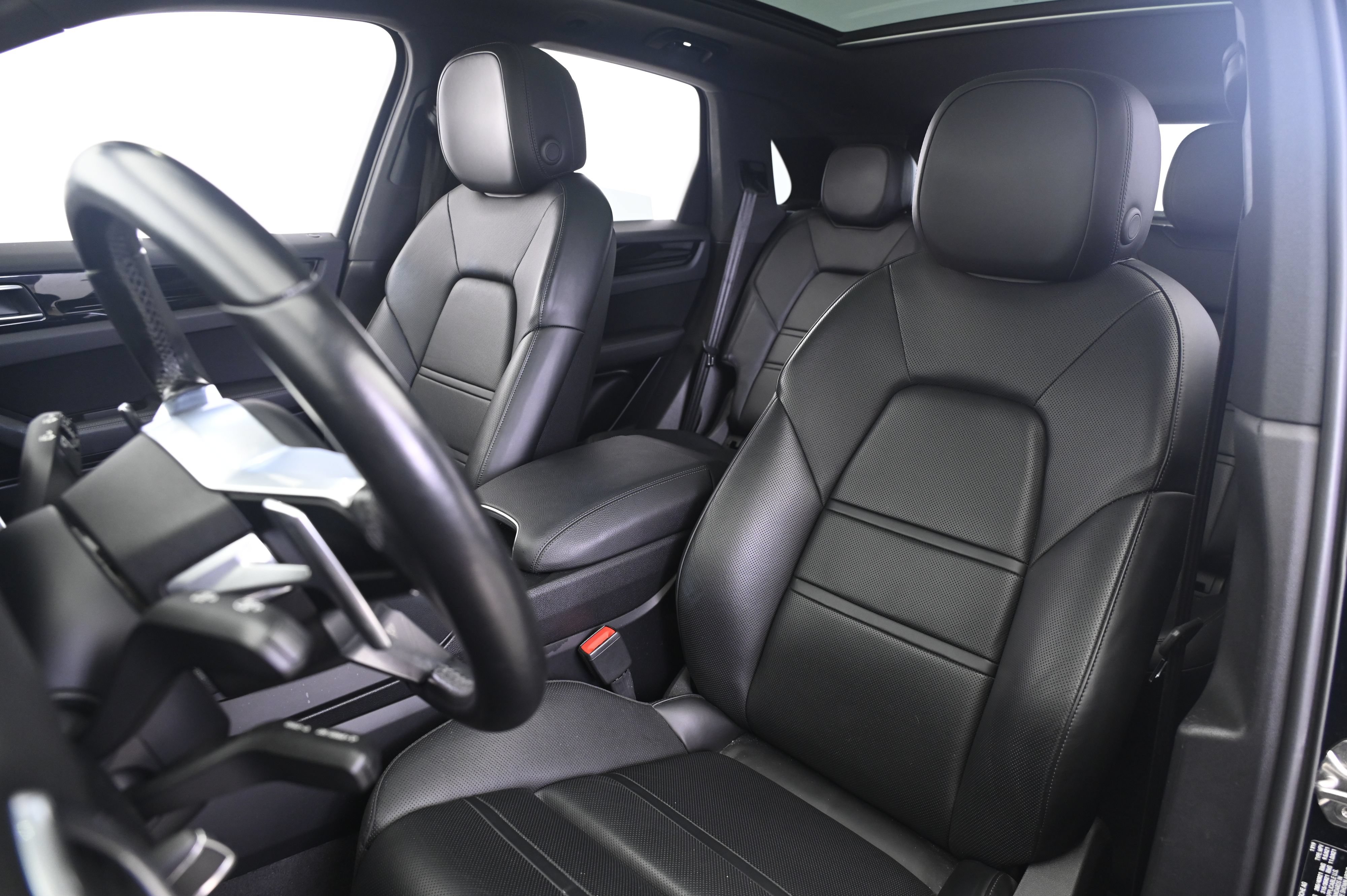 Certified 2020 Porsche Cayenne AWD/4WD image 30