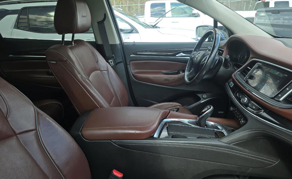 Used 2018 Buick Enclave Avenir w/ Avenir Technology Package FWD image 13
