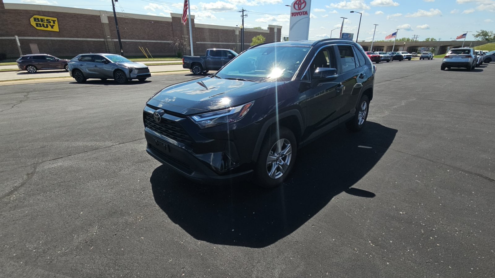 Certified 2025 Toyota RAV4 XLE AWD/4WD image 7