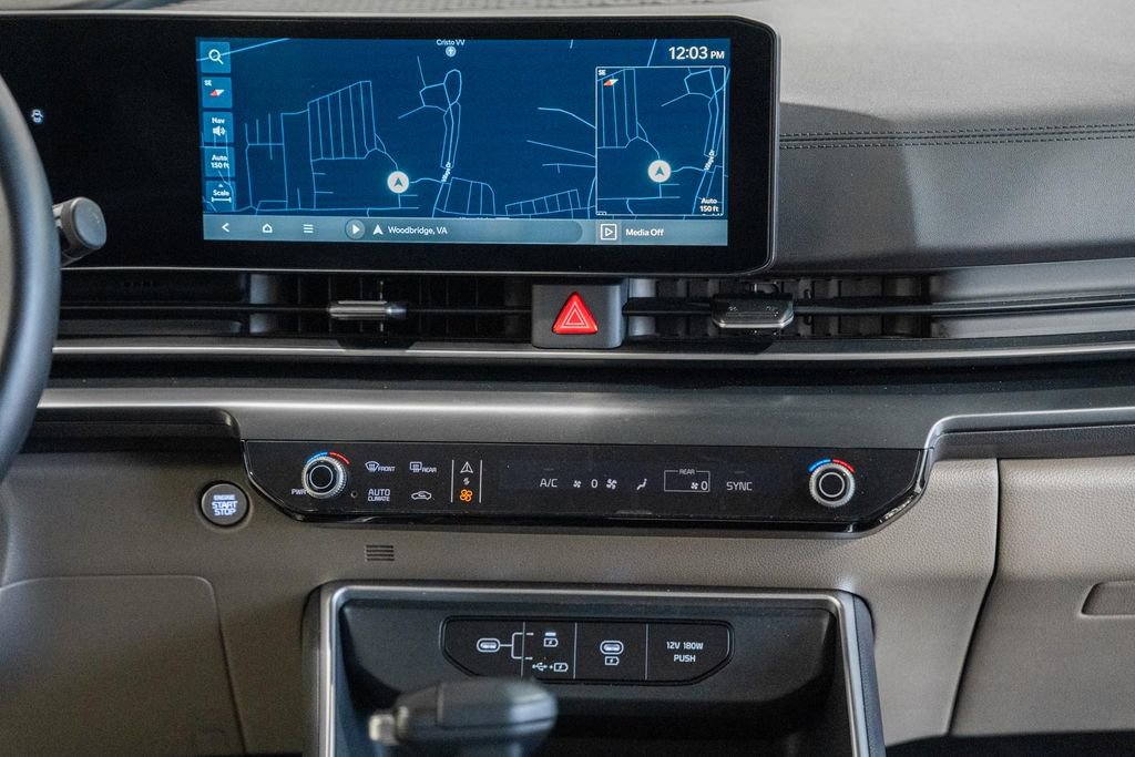 Used 2025 Kia Carnival FWD image 23