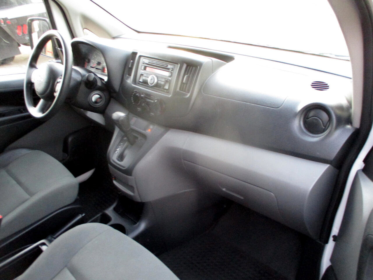 Used 2017 Chevrolet City Express LT image 6