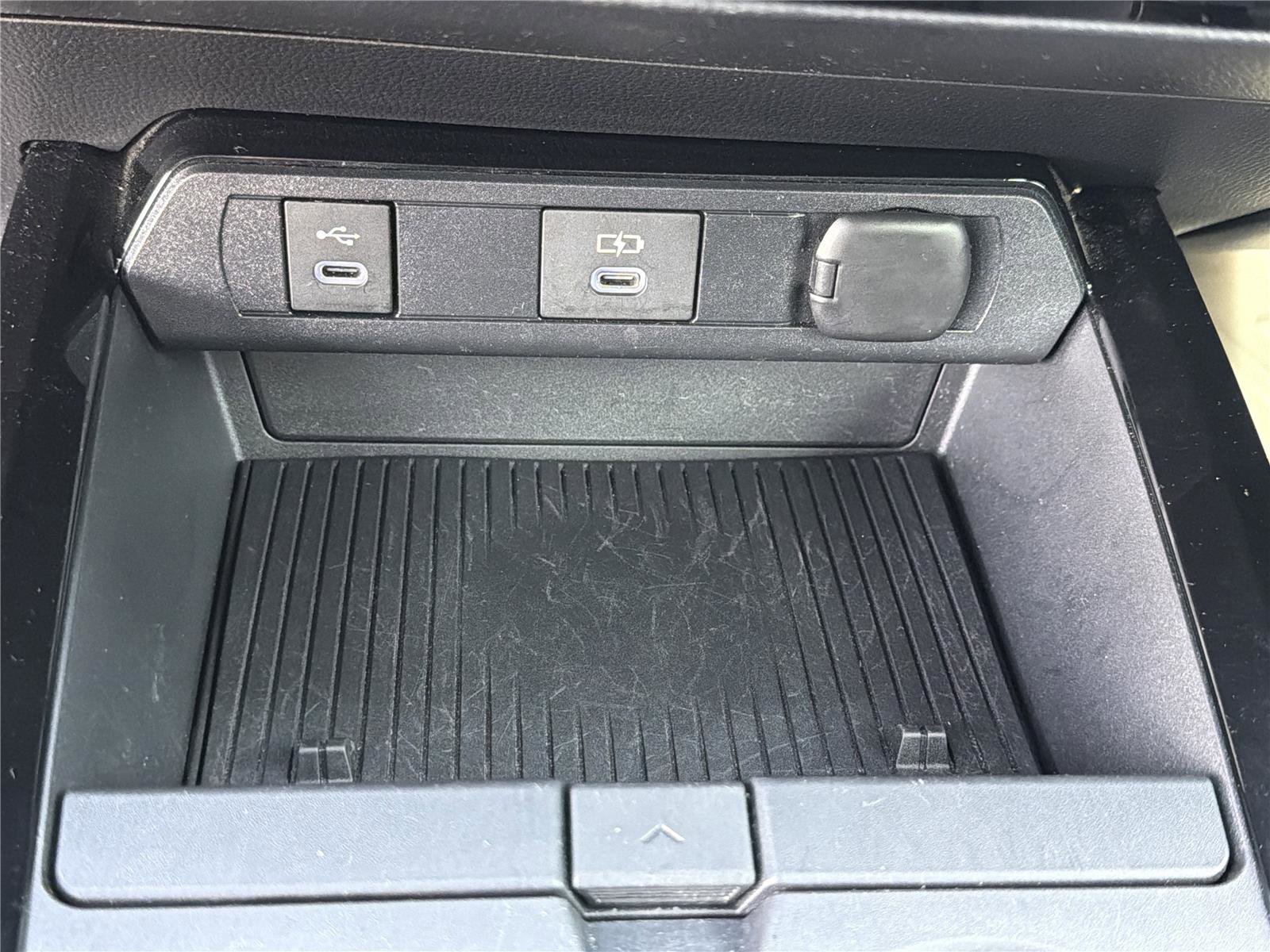 Used 2023 Toyota Prius XLE FWD image 9