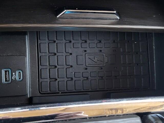 Used 2023 Ford Expedition Max Limited image 29